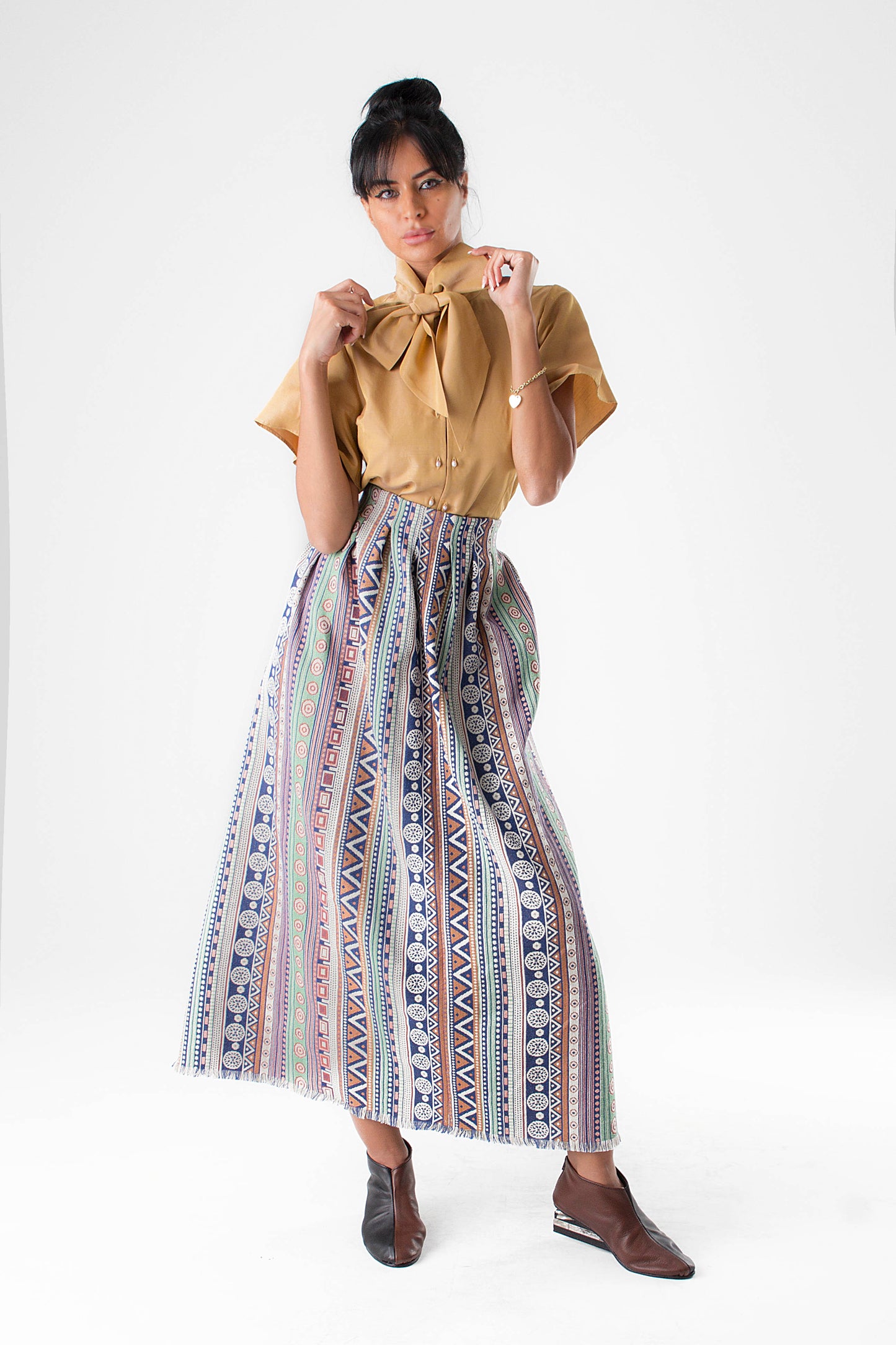 Women's short sleeve silk bow tie blouse